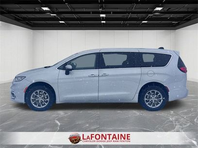 Used 2023 Chrysler Pacifica Touring-L