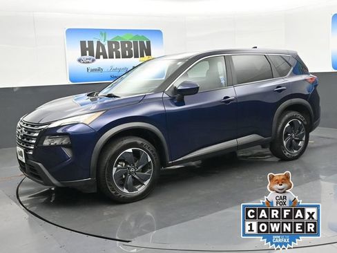 Used 2024 Nissan Rogue SV AWD/4WD image 1