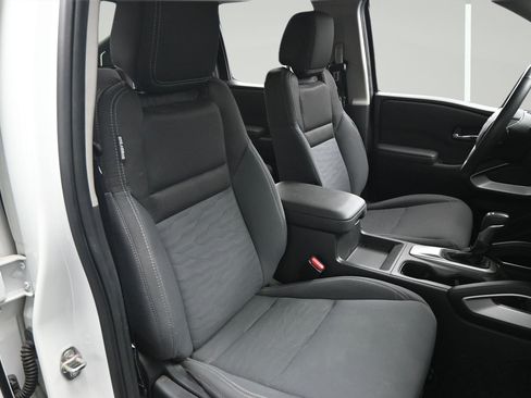 Certified 2023 Nissan Frontier SV w/ SV Convenience Package AWD/4WD image 14
