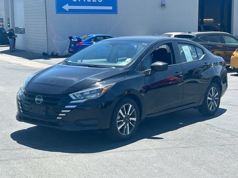 Used 2025 Nissan Versa SV FWD image 8