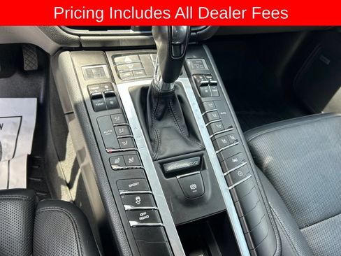 Used 2020 Porsche Macan AWD/4WD image 12