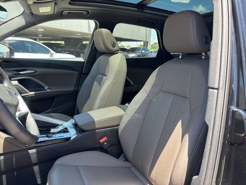 Certified 2025 Audi Q5 Premium w/ Convenience Package AWD/4WD image 13