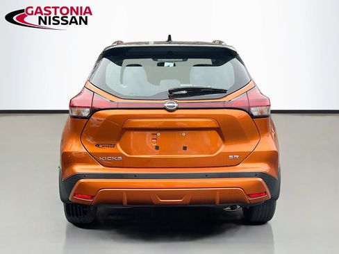 Used 2022 Nissan Kicks SR image 7