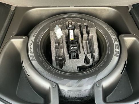 Used 2021 Jeep Grand Cherokee Laredo X image 40