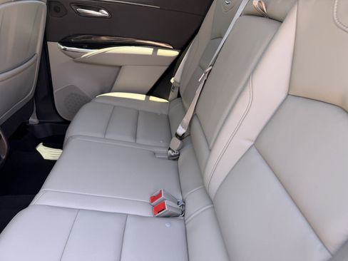 Used 2023 Cadillac XT4 Premium Luxury FWD image 17