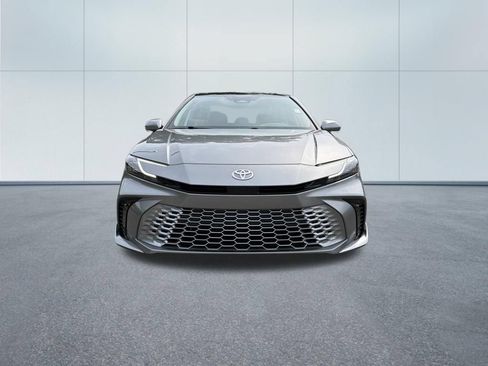 Used 2025 Toyota Camry XSE FWD image 3