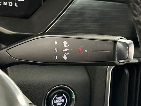 Used 2025 GMC Acadia Elevation image 51