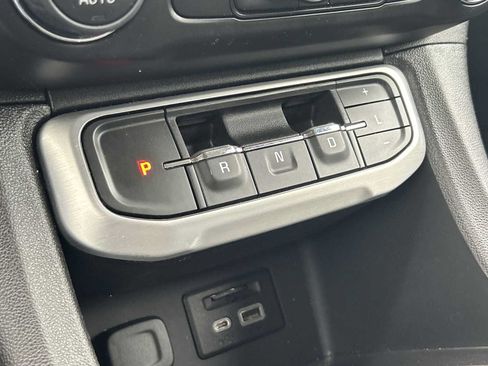 Used 2023 GMC Acadia SLT w/ Elevation Edition FWD image 16