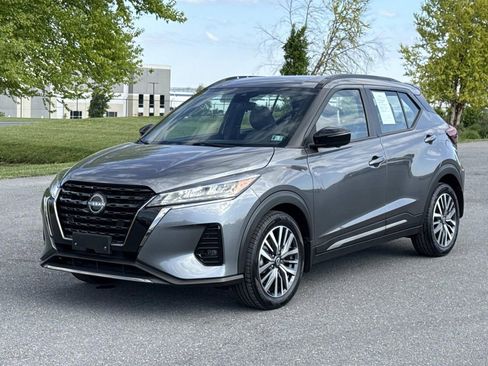 Used 2023 Nissan Kicks SR w/ SR Premium Package FWD image 28