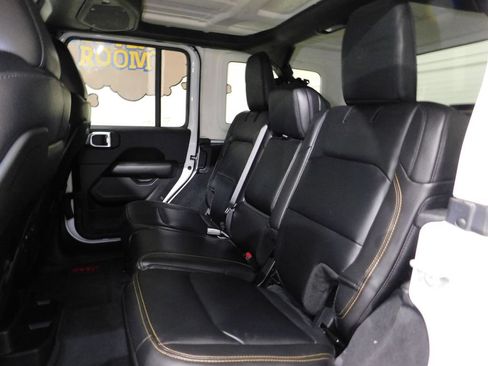 Used 2024 Jeep Wrangler Unlimited Sahara w/ Technology Group AWD/4WD image 65