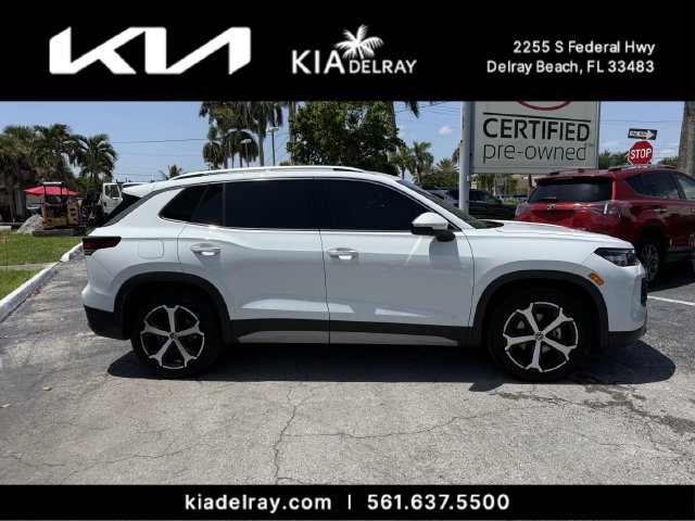 Used 2025 Volkswagen Tiguan SE FWD image 2