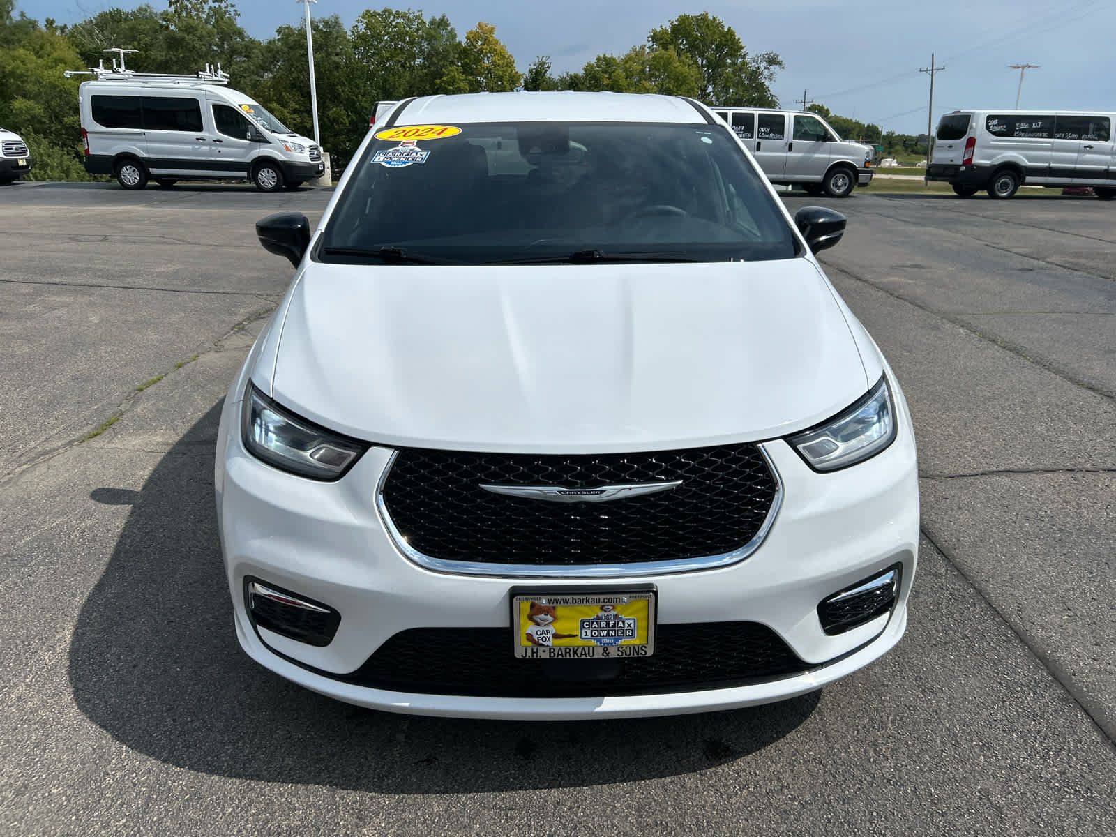 Used 2024 Chrysler Pacifica Touring FWD image 8