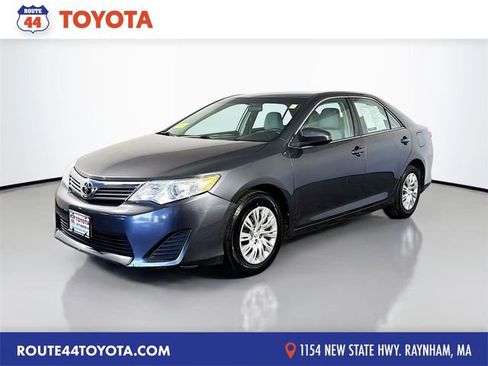 Used 2014 Toyota Camry LE image 1