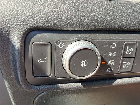Used 2020 Ford Explorer XLT w/ Equipment Group 202A AWD/4WD image 16