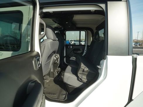 New 2025 Jeep Gladiator Sport image 14