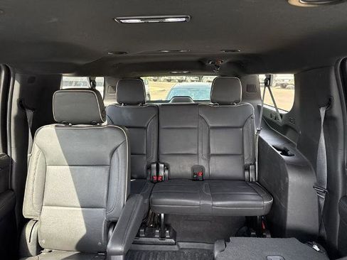 Used 2023 Chevrolet Suburban Premier image 13