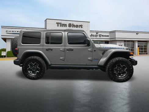 Used 2022 Jeep Wrangler Unlimited Rubicon 4xe w/ Dual Top Group AWD/4WD image 6