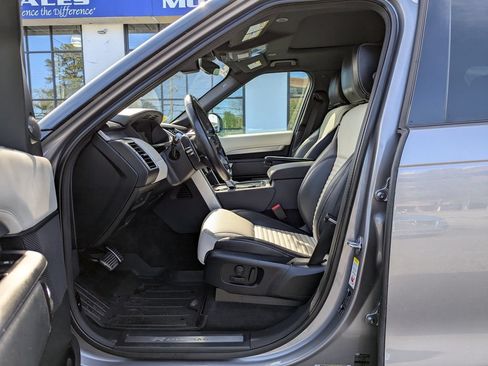 Used 2022 Land Rover Discovery S R-Dynamic AWD/4WD image 12