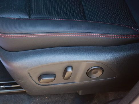 Used 2024 Chevrolet Traverse RS FWD image 20