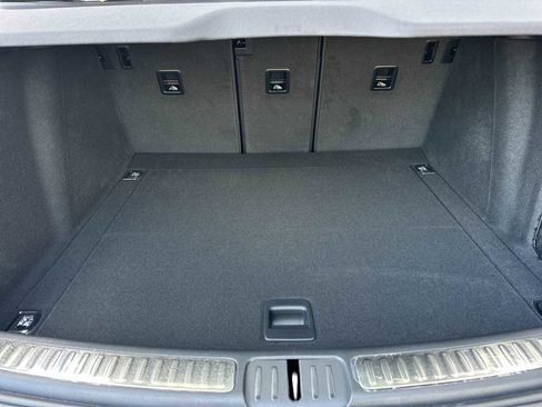 New 2025 Porsche Macan image 16