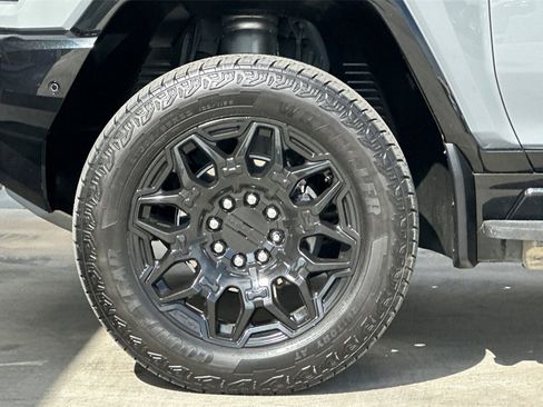 Used 2025 GMC Hummer EV 3X image 33