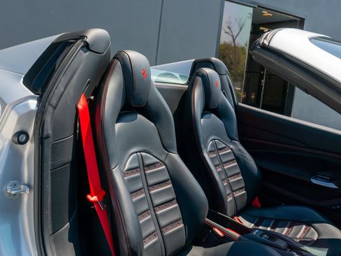 Used 2022 Ferrari F8 Tributo RWD image 13