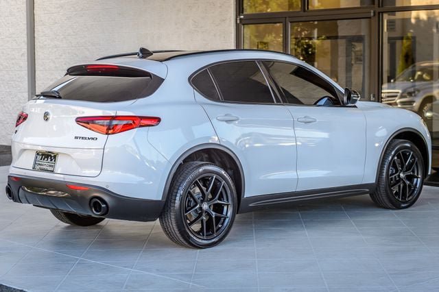 Used 2019 Alfa Romeo Stelvio AWD w/ Nero Edizione image 9