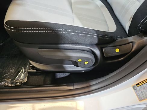 New 2026 Hyundai Venue SEL FWD image 30