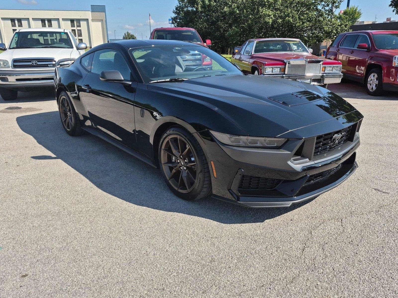 Used 2026 Ford Mustang Dark Horse RWD image 7
