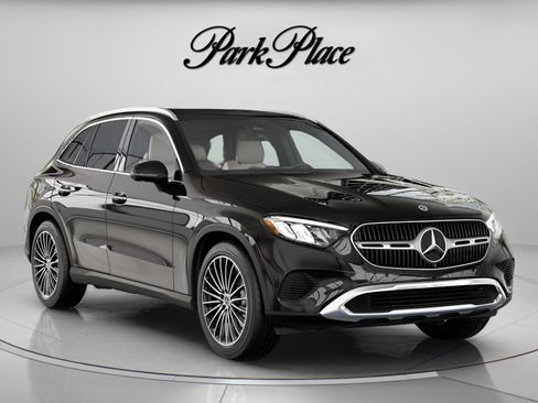 Used 2026 Mercedes-Benz GLC 300 4MATIC image 32