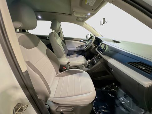 Used 2022 Volkswagen Taos SE image 21