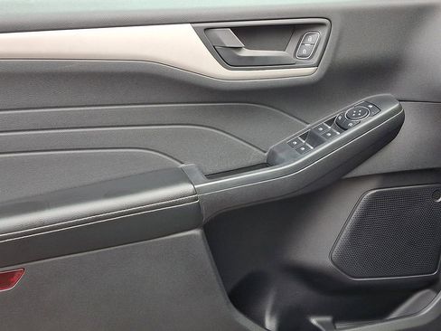 Used 2022 Ford Escape SE w/ Cold Weather Package image 13