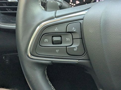 Used 2023 Buick Envision Essence image 4