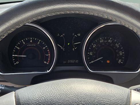 Used 2013 Toyota Highlander Limited image 25