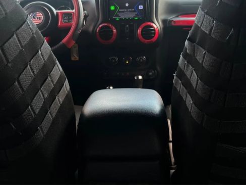 Used 2015 Jeep Wrangler Unlimited Sport w/ Quick Order Package 24S AWD/4WD image 17