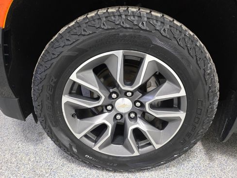 Used 2021 Chevrolet Suburban LT image 43