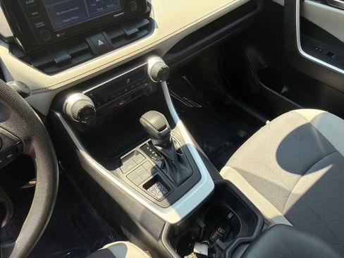 Certified 2022 Toyota RAV4 XLE AWD/4WD image 39