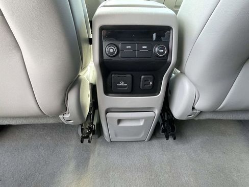 Used 2019 GMC Acadia SLT image 14