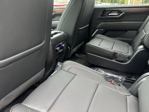 Used 2026 GMC Yukon XL Denali w/ Sun & Power Step Package AWD/4WD image 12