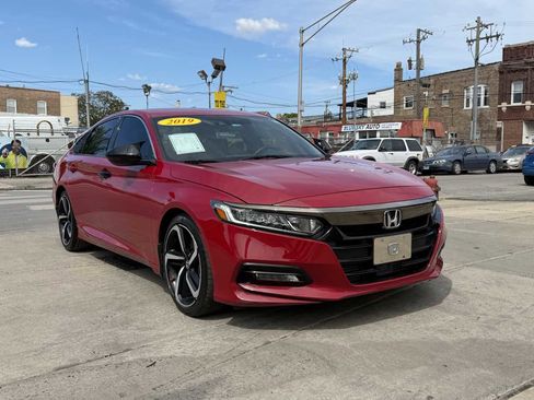 Used 2019 Honda Accord Sport image 3
