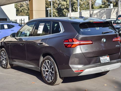 Used 2025 BMW X3 xDrive30i w/ Convenience Package image 4