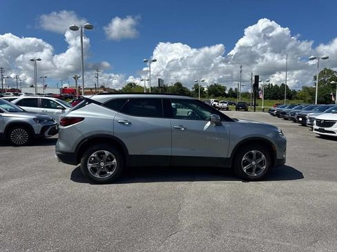 Used 2024 Chevrolet Blazer LT FWD image 3