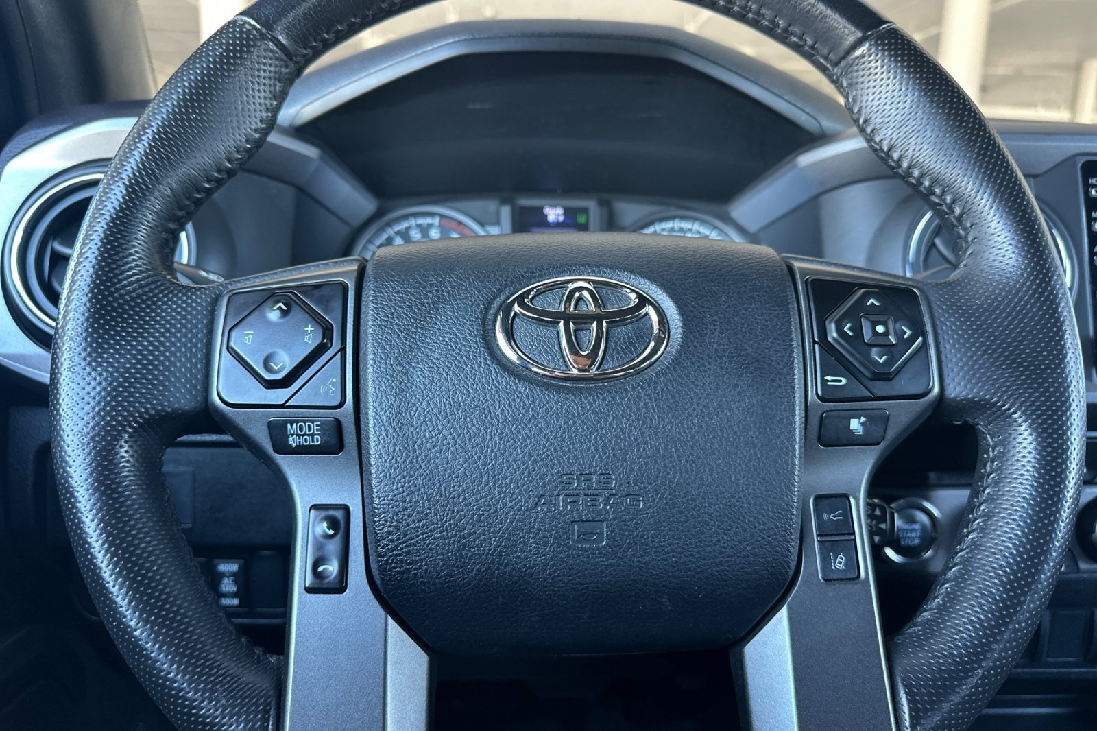 Certified 2023 Toyota Tacoma TRD Off-Road AWD/4WD image 21