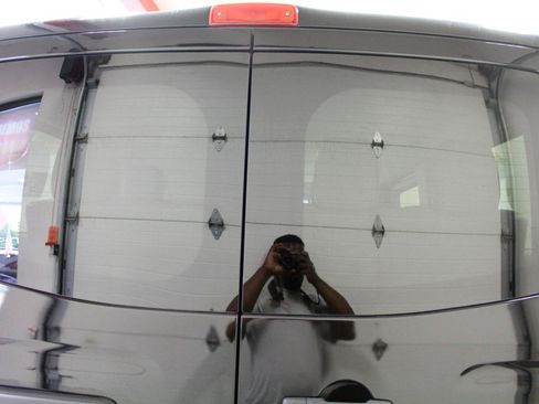 Used 2015 Nissan NV 3500 SL w/ Technology Package RWD image 5