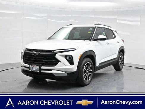 New 2025 Chevrolet TrailBlazer LT w/ Convenience Package FWD image 1