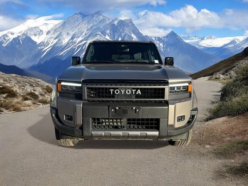 Used 2025 Toyota Land Cruiser image 8