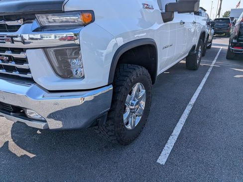 Used 2022 Chevrolet Silverado 2500 LTZ w/ LTZ Convenience Package AWD/4WD image 2