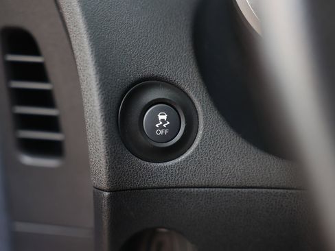 Used 2020 Nissan 370Z Coupe image 47