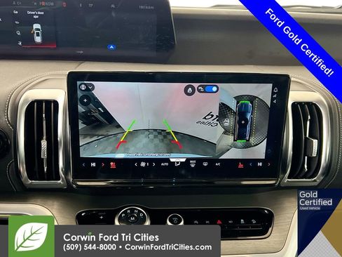 Certified 2025 Ford Expedition Max Platinum image 22