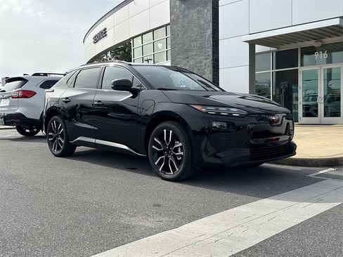 New 2026 Subaru Solterra Limited XT image 10